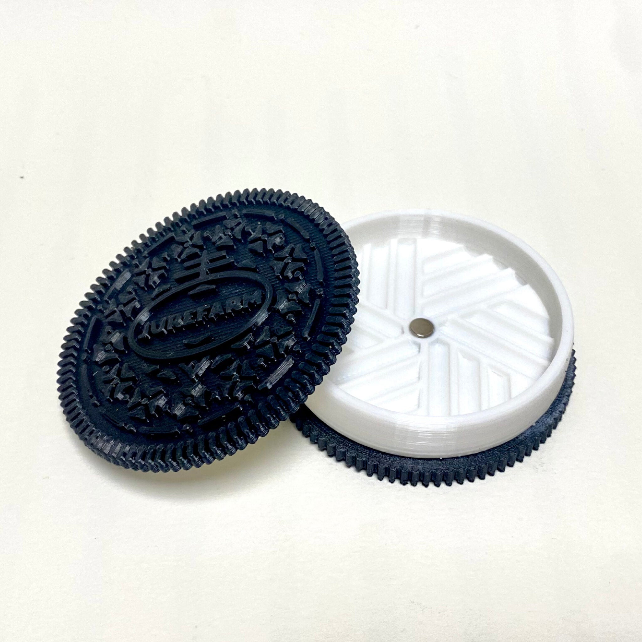 JUREFARM x ZOOTIES Oreo Grinder